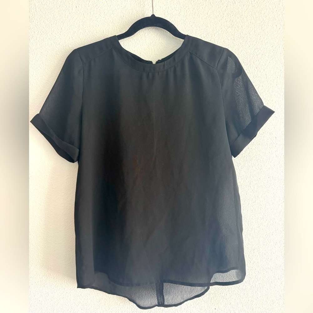 Halogen sheer black top